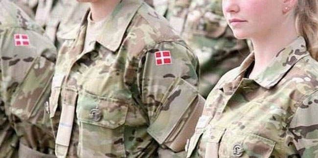 Bir ülkeden daha kadınlara askere alma kararı