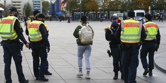 Alman polisi maske denetimine çıktı