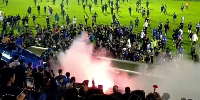 Futbol maçında çıkan izdihamda 174 kişi öldü