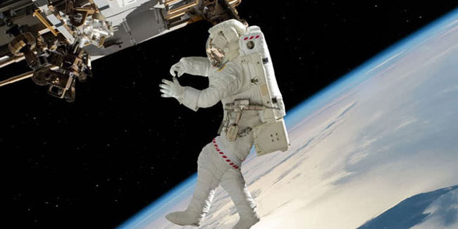 Astronotlarının tarihi uzay yürüyüşü başladı