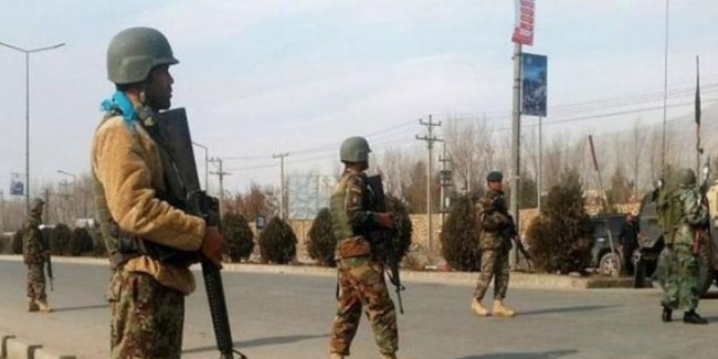 Afganistan'da konvoya saldırı: 12 ölü