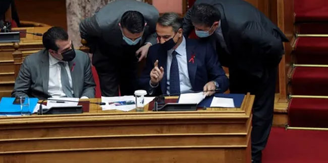 Yunanistan'da 60 yaş üzerine zorunlu aşı tepki çekti: Syriza para cezası yerine mali teşvik önerdi