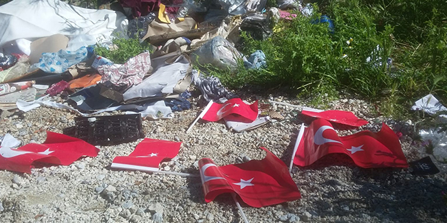 Alanya’da çöpte bulunan Türk bayraklarına tepki