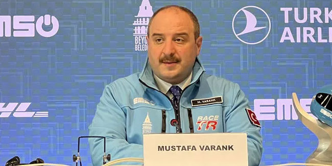 Bakan Varank: Elektrikli otomobil yarışı Türkiye'ye geliyor