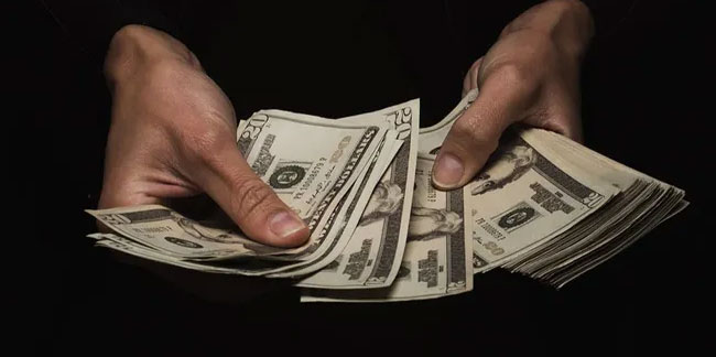 Ekonomist Zelyut, dolar için tehlikeli kırılmaya işaret etti