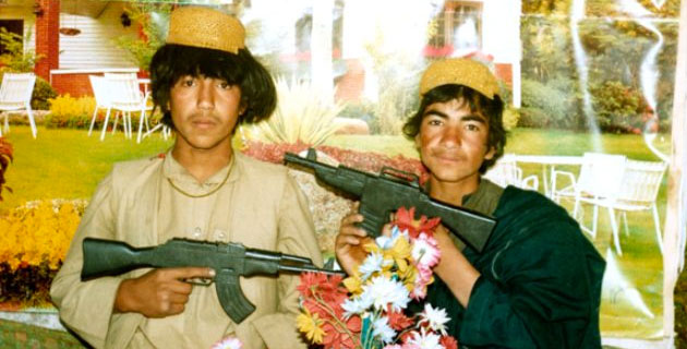 Taliban üyelerinin makyajlı fotoğrafları ortaya çıktı