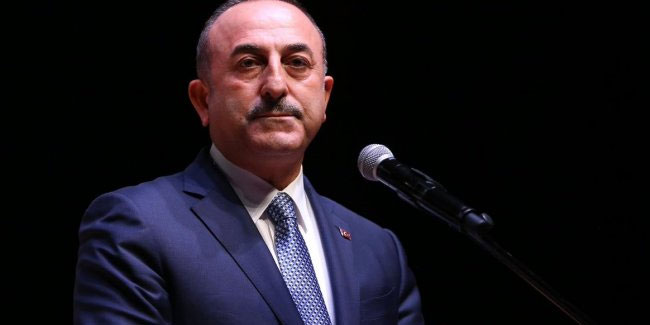 Çavuşoğlu, Ermenistan savaş suçu işliyor  
