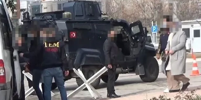 Mersin'de terör operasyonu; HDP ilçe eş başkanının kızı dahil 4 gözaltı