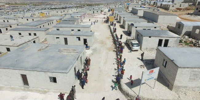 Binali Yıldırım ve ailesinden Suriyelilere 50 ev
