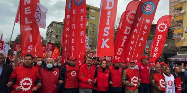 İstanbul'da ''geçinemiyoruz'' eylemi: ''Kırmızı çizgimiz 5 bin 200 TL''