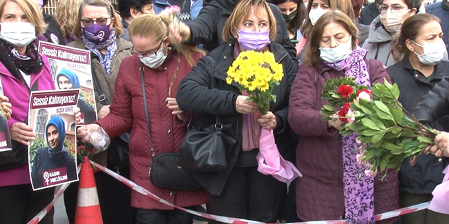 Kadınlar, Başak Cengiz'in öldürüldüğü yere karanfil bıraktı
