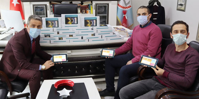 Trabzon'da 8. sınıflara tablet dağıtıldı