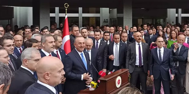 Dışişleri Bakanı Mevlüt Çavuşoğlu, görevi Hakan Fidan'a devretti