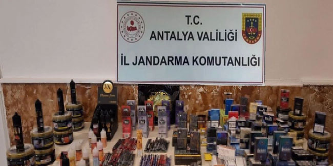 Antalya'da kaçakçılık operasyonu! Çok sayıda kaçak tütün ve elektronik sigara ele geçirildi