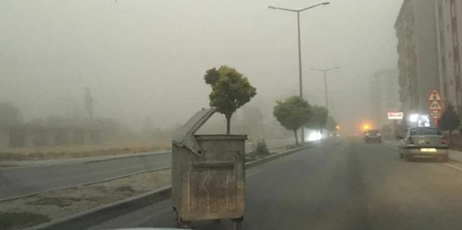 Konya'da oluşan toz bulutu görüş mesafesini sıfırladı