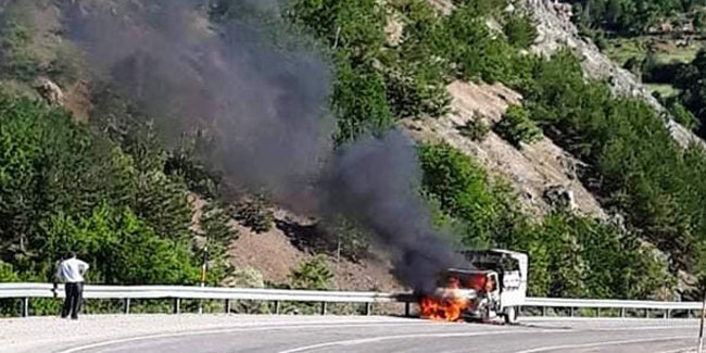 Giresun'da bir kamyonet alev alev yandı!