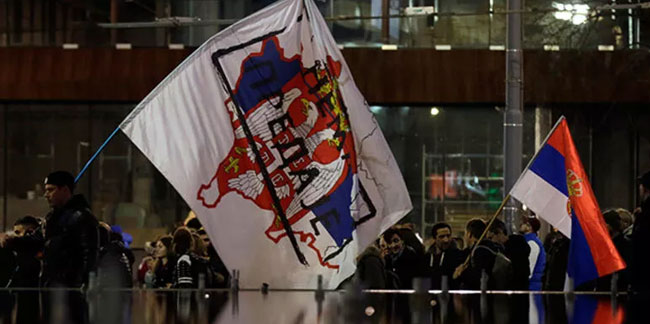 Sırbistan'da Kosova ile normalleşme anlaşması protesto edildi