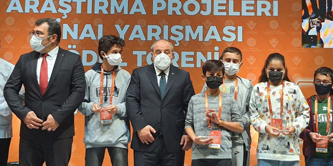 Bakan Varank Trabzon'da TUBİTAK'ın ödül törenine katıldı
