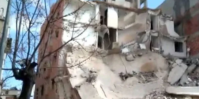 Kilis'te ağır hasarlı 4 katlı bina çöktü!
