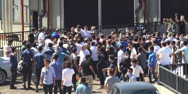 Bursaspor kongresinde kavga çıktı