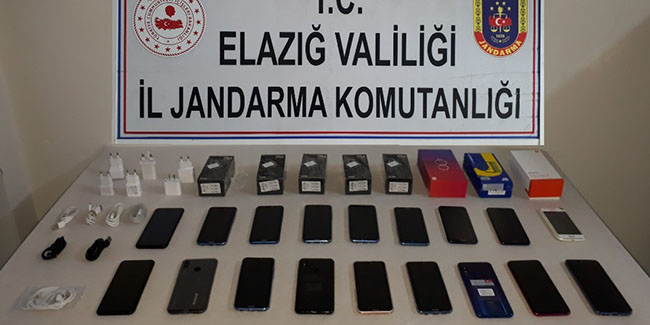 Elazığ'da kaçakçılıkla mücadele, telefonlar ele geçirildi