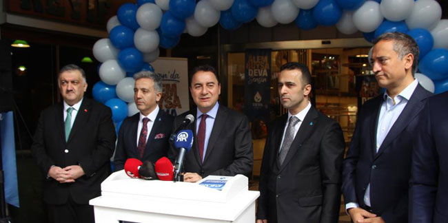 Ali Babacan Trabzon'da il binasını açtı