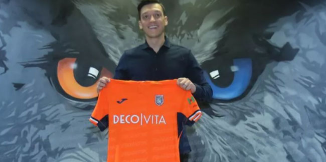 Mesut Özil, Başakşehir'le sözleşme imzaladı