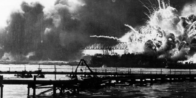 Tarihte bugün (7 Aralık): Pearl Harbor bombalandı