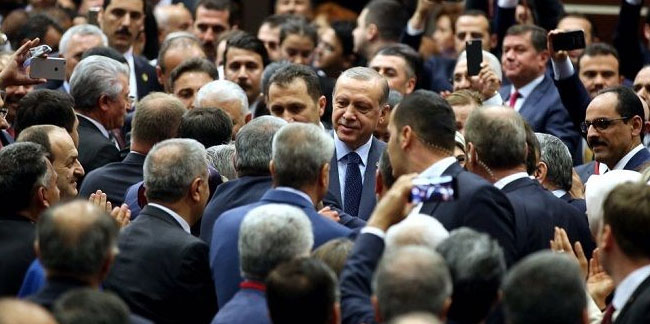 Son seçim anketlerinde dibi görmüştü! Erdoğan kurmaylarını topluyor