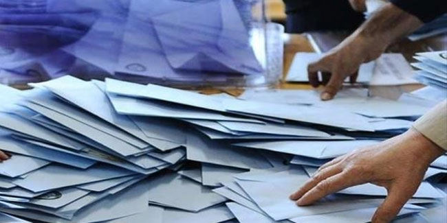 Gürcistan ara seçimler için sandık başında