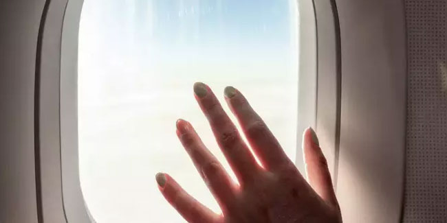 Uçakta pencere kenarında otururken dikkat edin!
