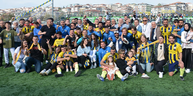 Küçükçekmece Sinop Spor'dan dev şampiyonluk kutlaması
