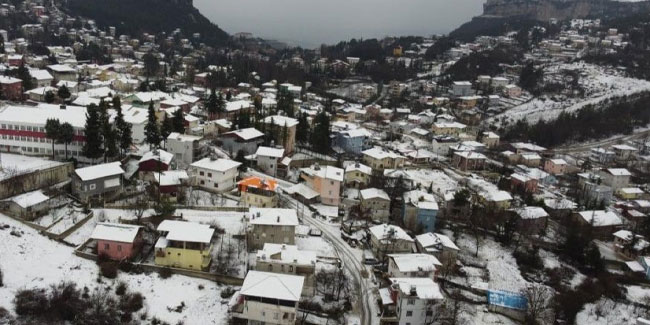 Mersin'de kar güzelliği: Gören hayran kaldı!