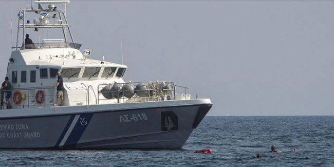 Yunan sahil güvenliği göçmenleri taşıyan bota çarptı
