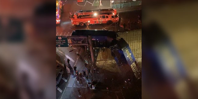 ABD’de otobüs köprüden sarktı: 8 yaralı
