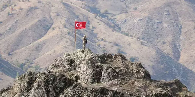 Bakan Yerlikaya açıkladı: 4 PKK'lı terörist teslim oldu