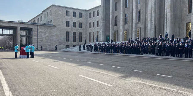 Eski Bakan Onur Kumbaracıbaşı için Meclis'te tören