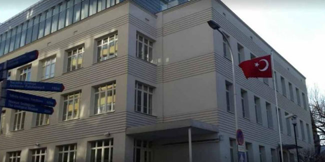 Türkiye'nin Varşova Büyükelçiliği'ne saldırı!