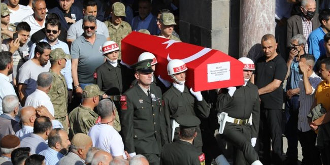 Diyarbakır'da yüzlerce kişi şehidini ebediyete uğurladı