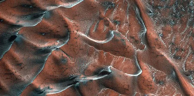 NASA, Mars'tan yeni fotoğraf paylaştı!