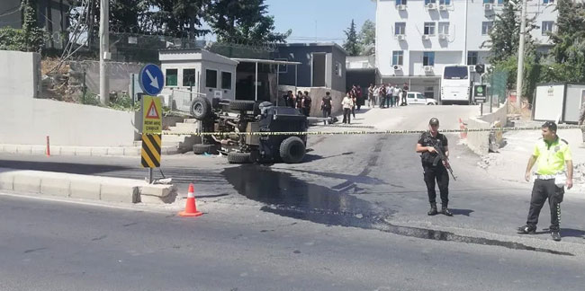 Şanlıurfa'da zırhlı araç devrildi: 1 polis şehit