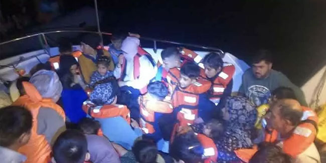 Ayvacık açıklarında lastik bot içinde 57 kaçak göçmen yakalandı