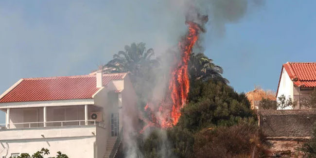 Midilli Adası yanıyor