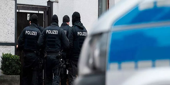 Almanya’da camiye saldırı! 11 kişi gözaltında