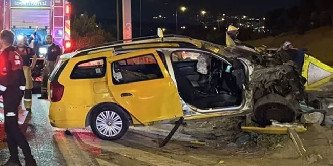 İzmir'de feci kaza! Taksi bariyere çarptı: 1 kişi öldü, 5 kişi yaralandı