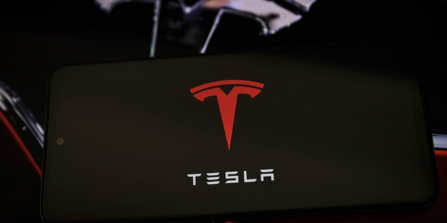 Tesla'da güvenlik sorunları: 475 binden fazla araç geri çağrıldı