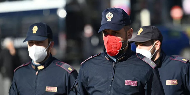 İtalya'da polisten 'pembe maske takmayız' isyanı