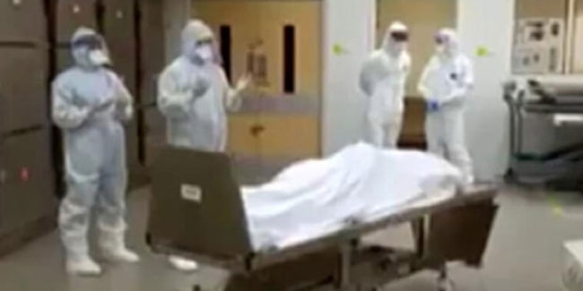 Korona kurbanı 2 Müslüman doktor için cenaze namazı