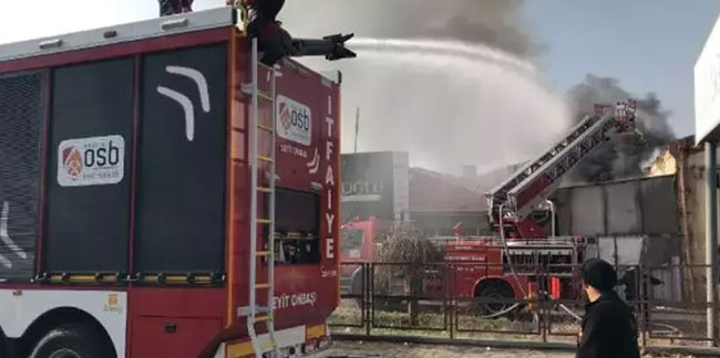 Kayseri'de fabrika yangını! Müdahale sürüyor