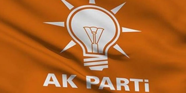 AK Parti'de Davutoğlu krizi büyüyor:'' Eski vekilden tepki istifası''